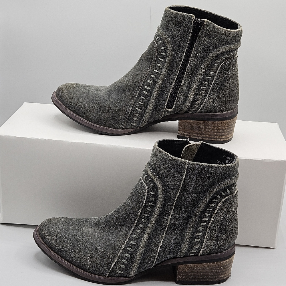 Nomad Jameson leather ankle boots with a 1.75" heel and stitching detail 6.5